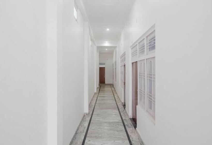 酒店 Spot On Trishan Rooms