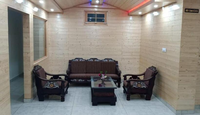 هتل The White House