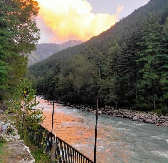 هتل The White House