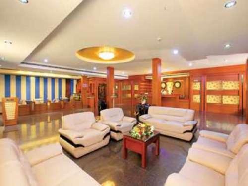 ホテル Vkj International Kuttampuzha
