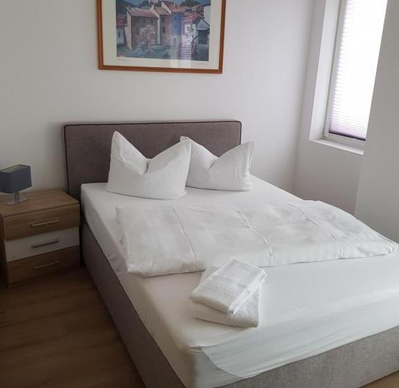 Отель Zur Altstadt