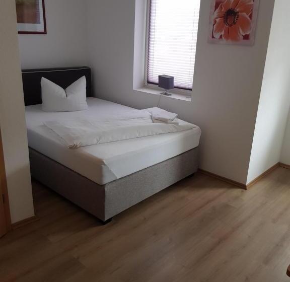 Отель Zur Altstadt