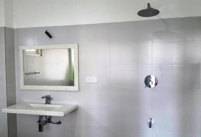 Mountain Wave Hotel And Surfshop