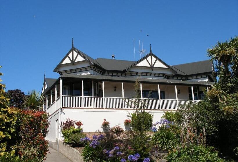 Nelson Heights Bed & Breakfast