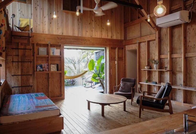 Pensión 姉と弟の家