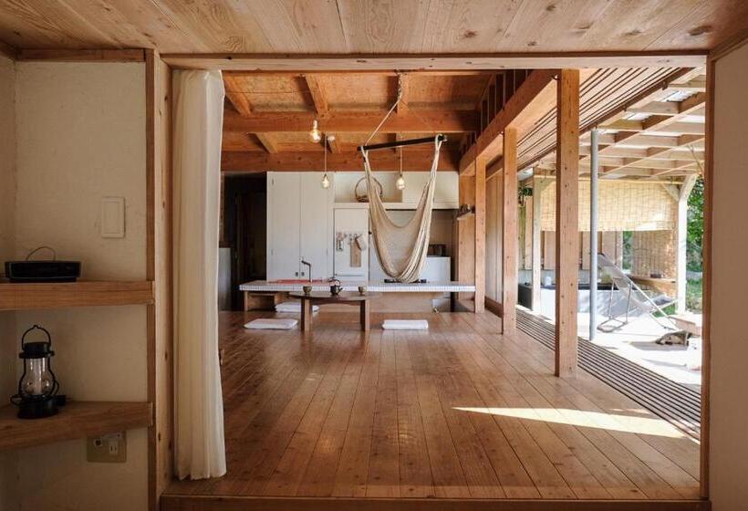 Pensión 姉と弟の家