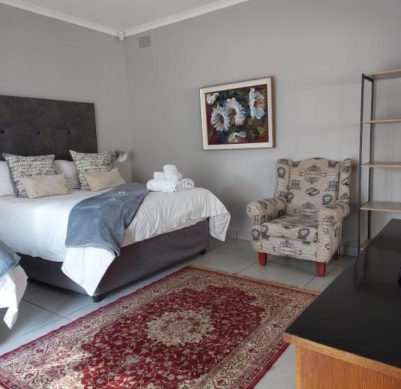 פנסיון Big Tree Guesthouse Brits