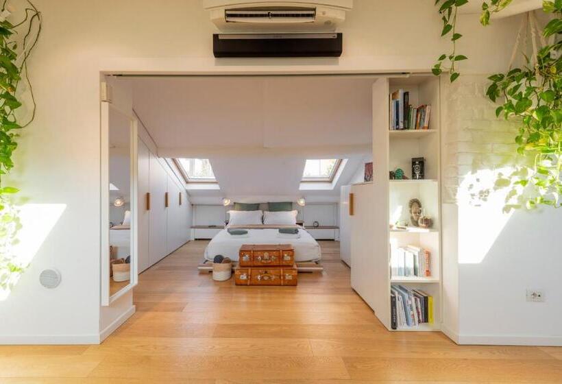 پانسیون Bright Attic And Studio In The Heart Of Milan