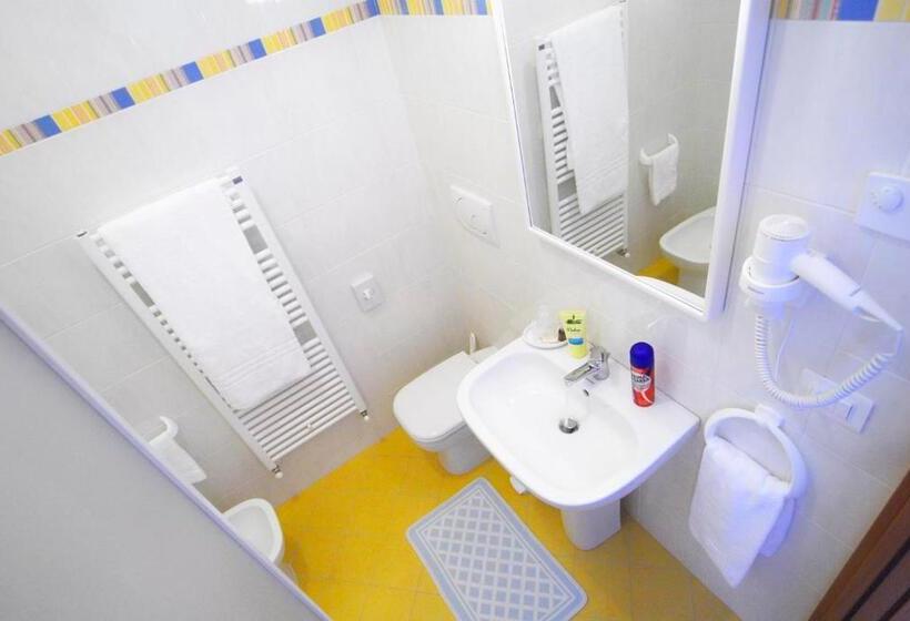 פנסיון Camere Delfini