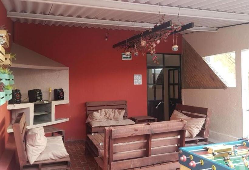 پانسیون Casa Hostal Family Inn