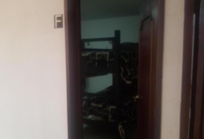 پانسیون Casa Hostal Family Inn