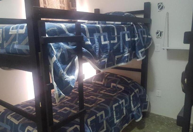 پانسیون Casa Hostal Family Inn