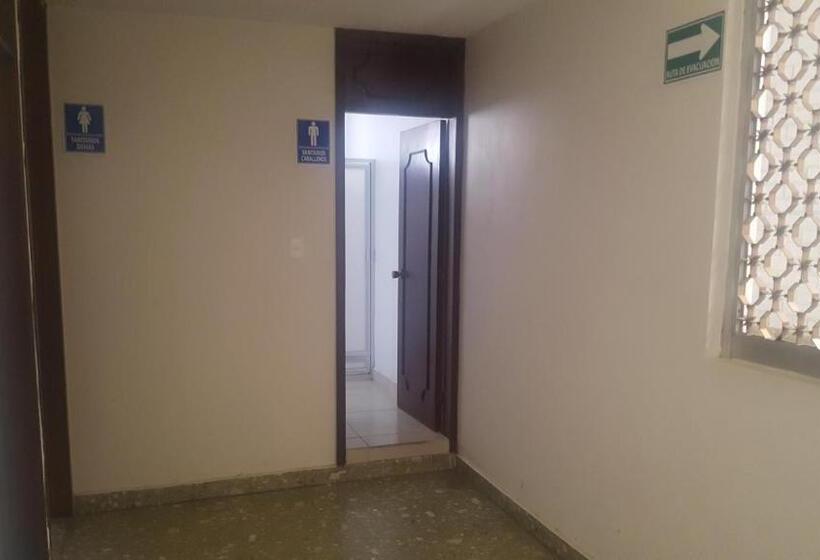 پانسیون Casa Hostal Family Inn