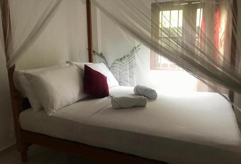 펜션 Chandima Beach Waver