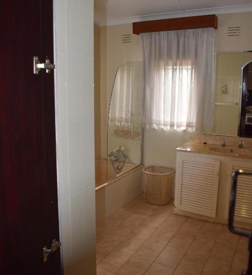 פנסיון Clycherco Self Catering