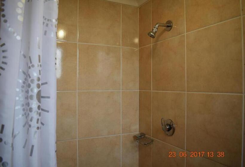 פנסיון Clycherco Self Catering