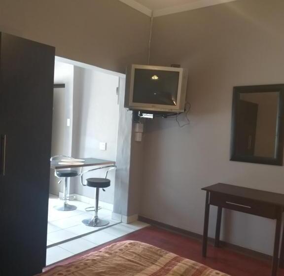 פנסיון Clycherco Self Catering