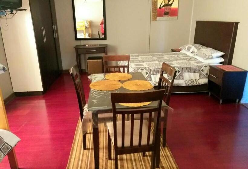 פנסיון Clycherco Self Catering