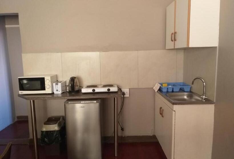 פנסיון Clycherco Self Catering