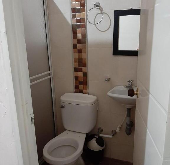 פנסיון Hostal Villa Aurora