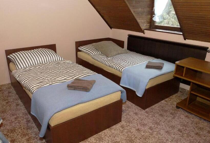 膳宿费 Ipoly Party Ház