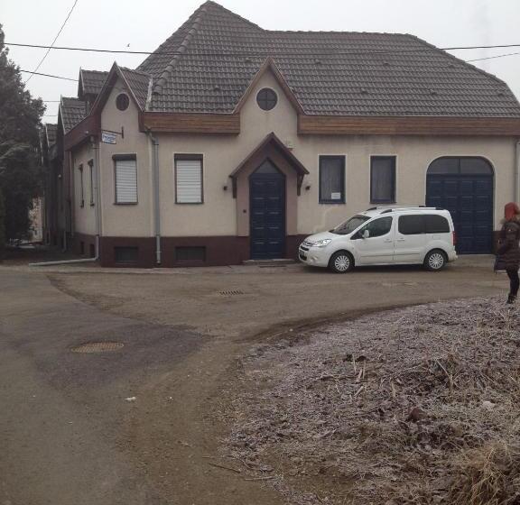 膳宿费 Ipoly Party Ház