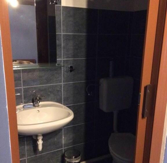 膳宿费 Ipoly Party Ház