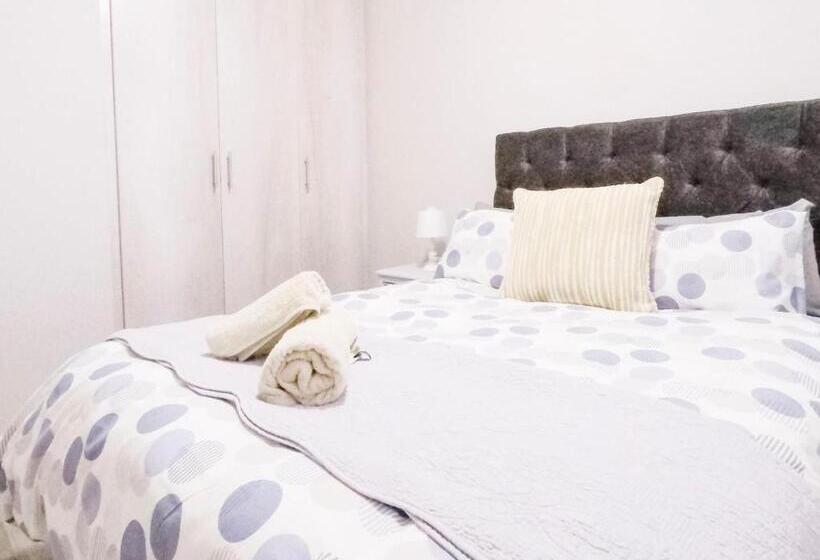 بنسيون Julinas Guesthouse