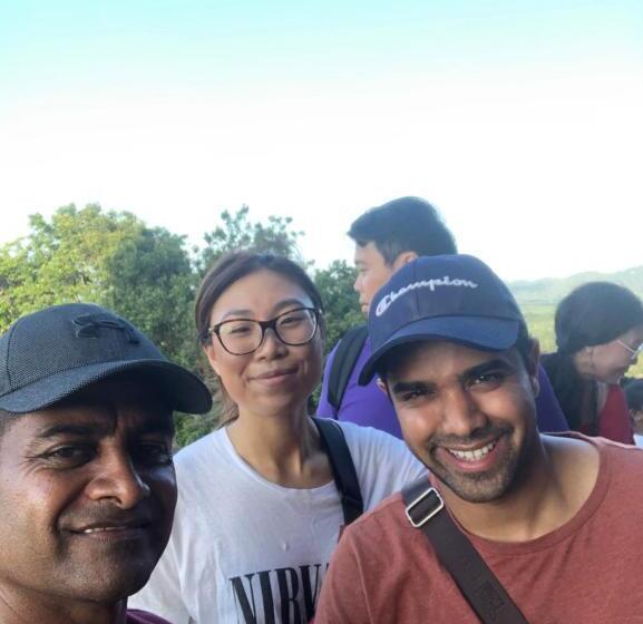 ペンション Kandyan Lounge