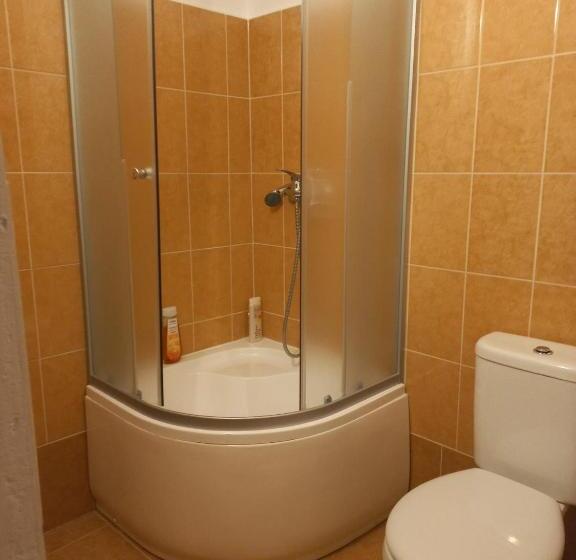 פנסיון La Amadeus & Monica