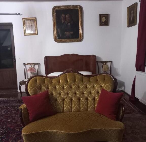 פנסיון La Amadeus & Monica