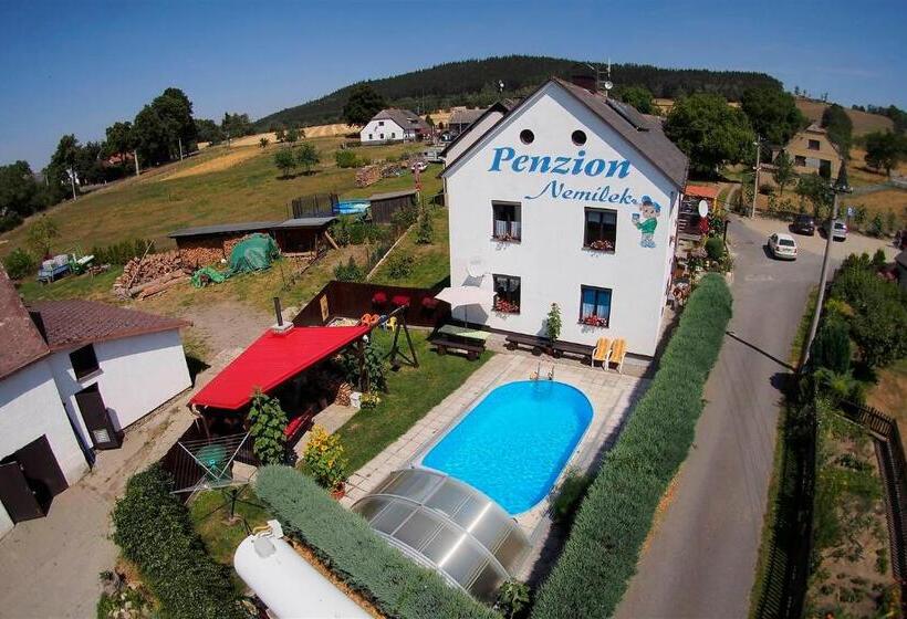 פנסיון Penzion Nemílek