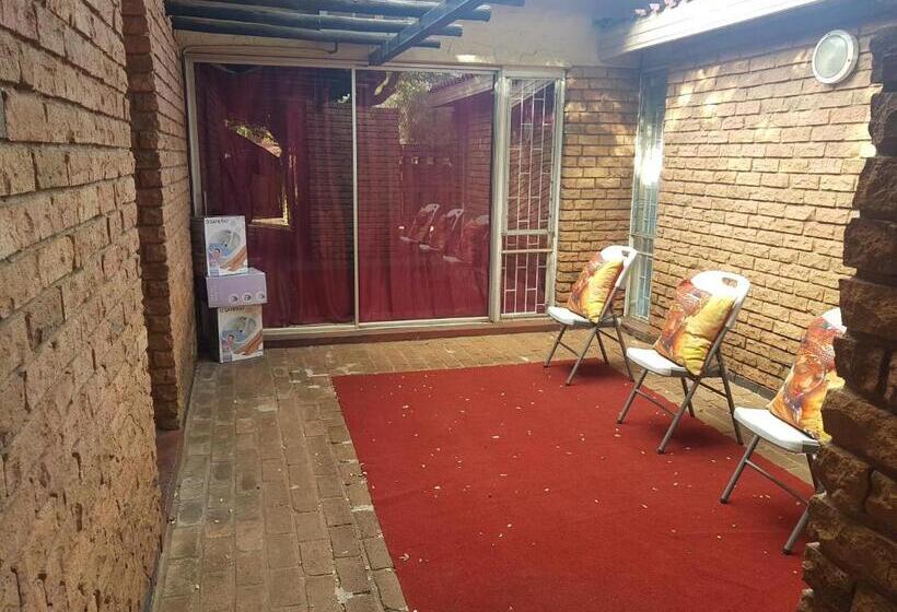 פנסיון Plk Noord Guesthouse