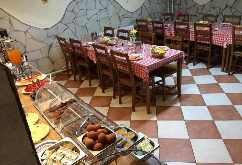 ペンション Sárvári Vendégház Pécs,hosszúhetény