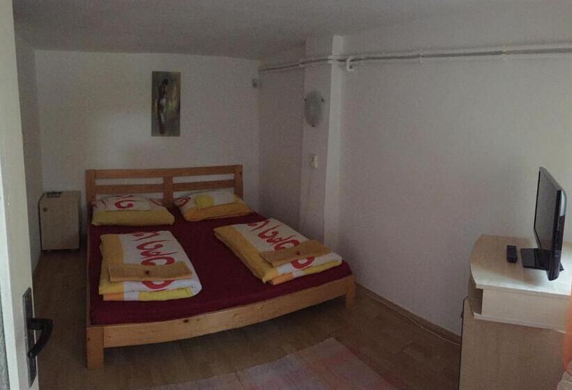 ペンション Sárvári Vendégház Pécs,hosszúhetény