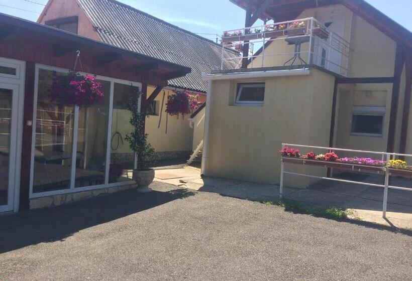 פנסיון Sárvári Vendégház Pécs,hosszúhetény