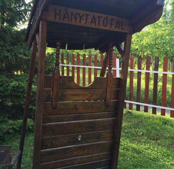 ペンション Sárvári Vendégház Pécs,hosszúhetény