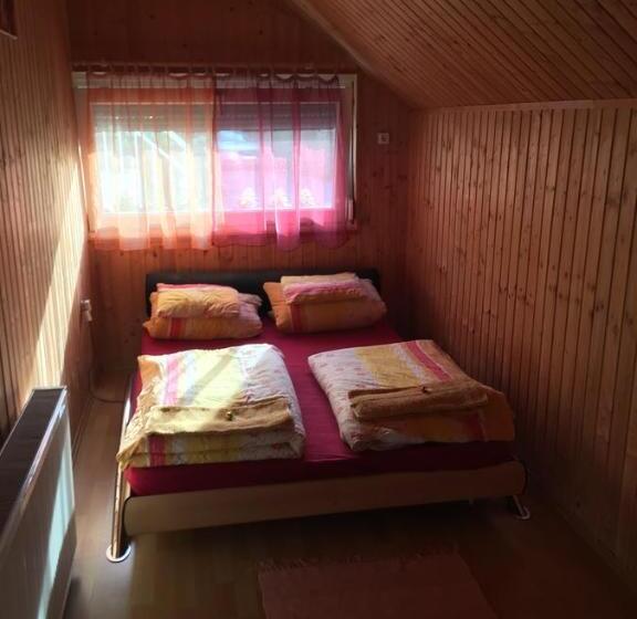 ペンション Sárvári Vendégház Pécs,hosszúhetény