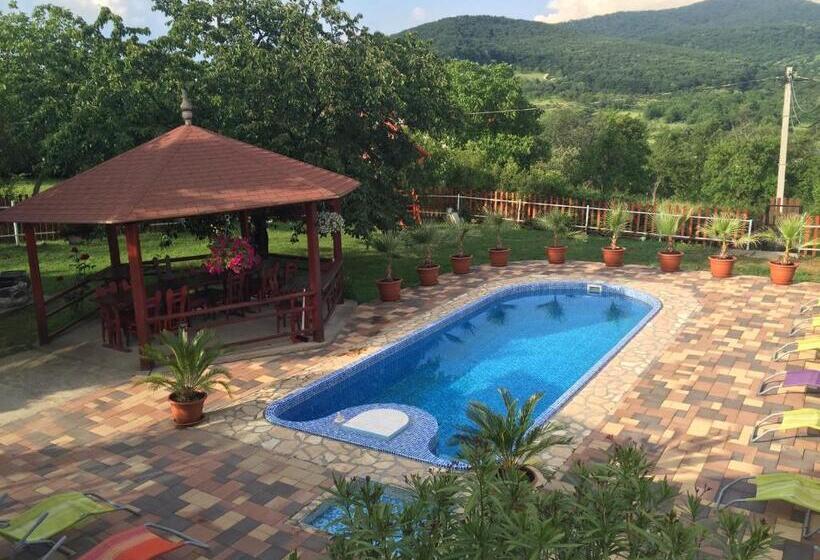 ペンション Sárvári Vendégház Pécs,hosszúhetény