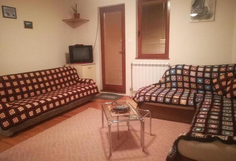 پانسیون Stefani Apartments