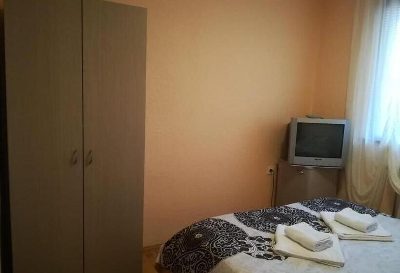 پانسیون Stefani Apartments