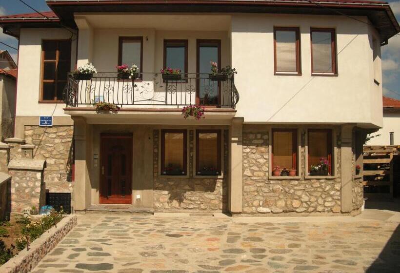 پانسیون Stefani Apartments