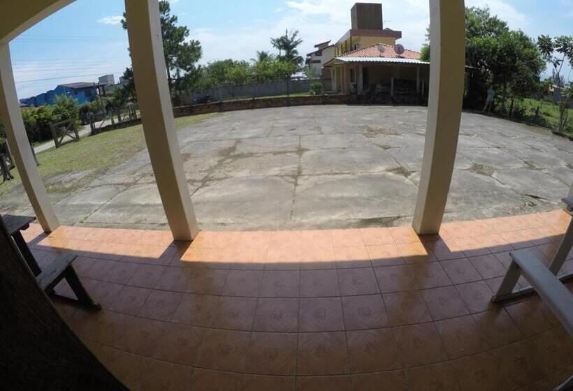 膳宿费 Suítes Casa Amarela Da Ferrugem