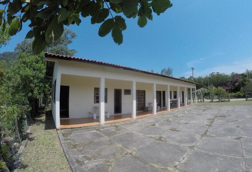 膳宿费 Suítes Casa Amarela Da Ferrugem