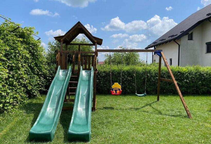 Pensiunea Agroturistica Floare De Camp