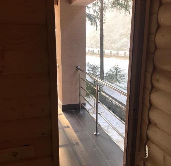 リゾートホテル чорна вода