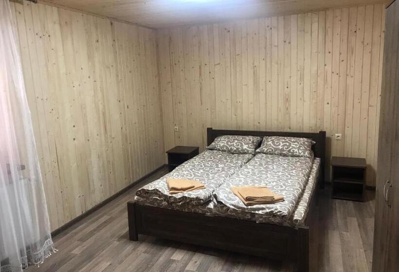 リゾートホテル чорна вода