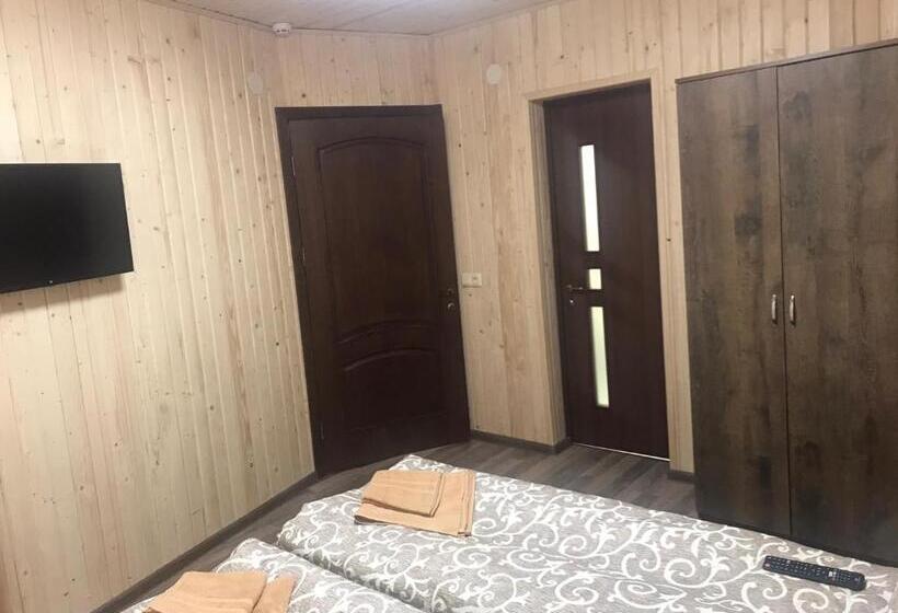 リゾートホテル чорна вода