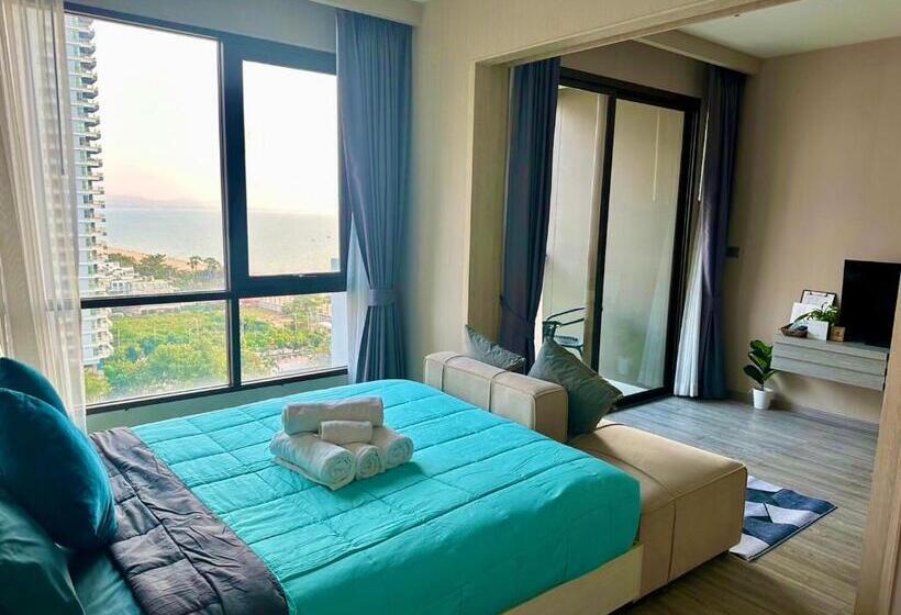 리조트 Beachfront Jomtien   Pattaya Smile