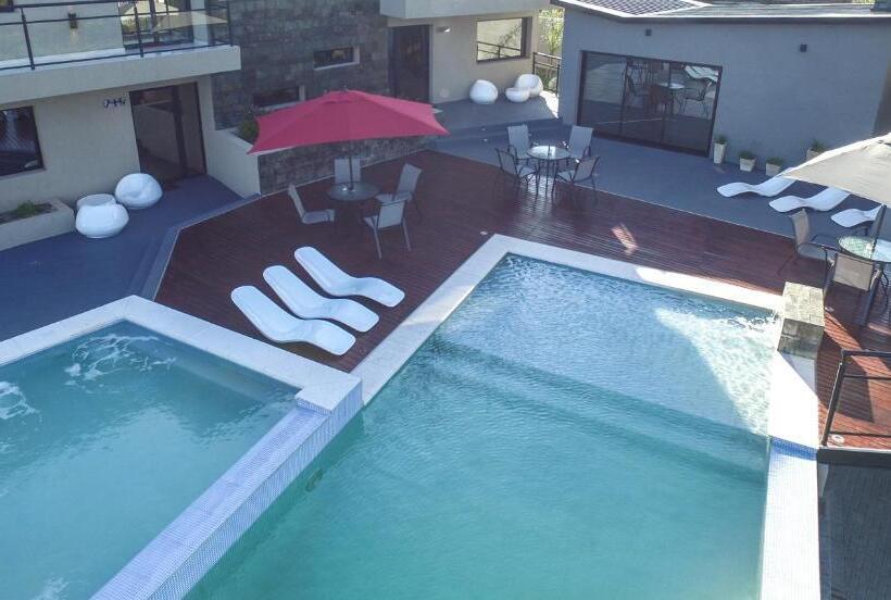 אתר נופש Lake Point Residencias